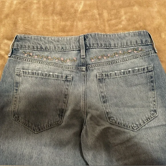 Hollister Floral Embroidery Low Rise Baggy Wide Leg Jeans - Picture 4 of 8